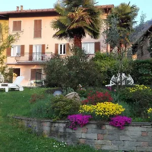 Giardino Apartment Porto Valtravaglia